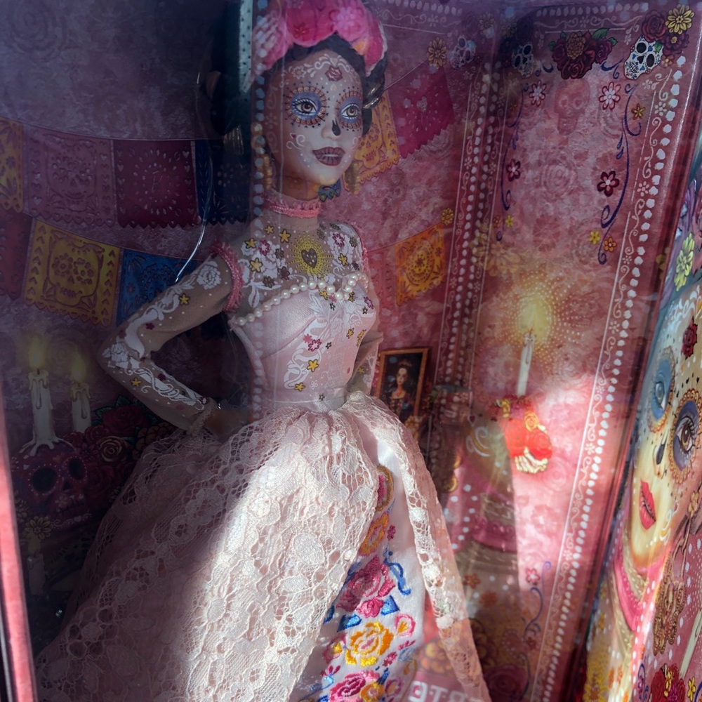 🎉HP🎉 Limited Edition Barbie 2020 - Picture 2 of 8